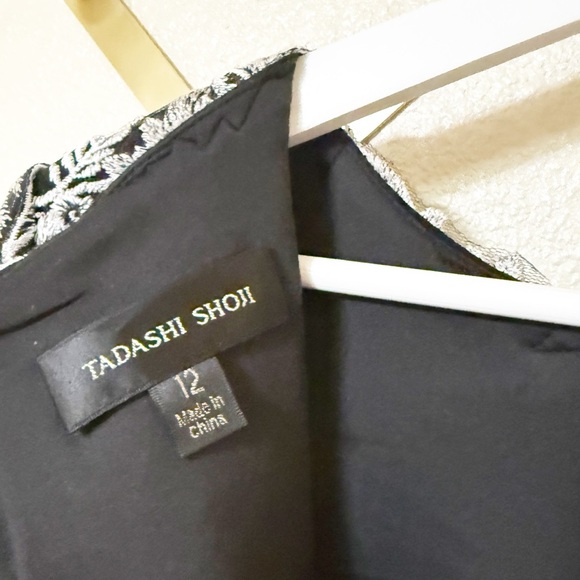 Tadashi Shoji Sequin Embroidered Floral Lace Long Sleeve Crepe Gown size 12 $418 - Picture 8 of 10